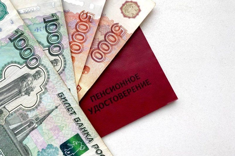Россияне потирают ладошки: пенсионные баллы можно получить, не работая — кому приплюсуют в июне