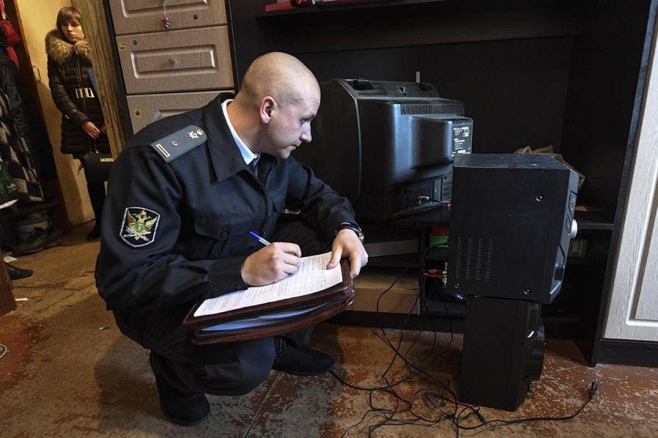 Как судебные приставы могут лишить вас имущества: что нужно знать