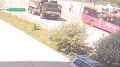 Момент наезда автобуса на ребёнка в Новосибирске