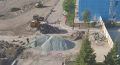 В микрорайоне ОбьГЭС на ул. Часовой приступили к подготовительным работам по строительству футбольного поля с искусственным покрытием