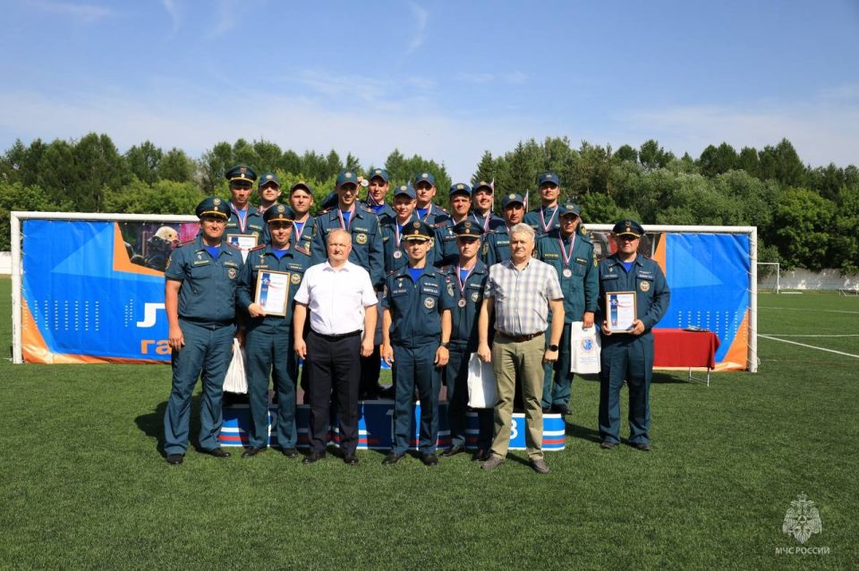 Новосибирские пожарные вошли в тройку лучших газодымозащитников Сибири
