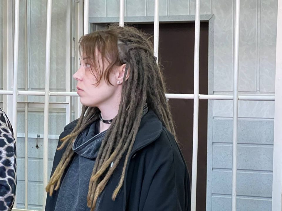 Похвасталась фото в соцсетях: в Новосибирске вынесли приговор женщине, прикурившей от Вечного огня