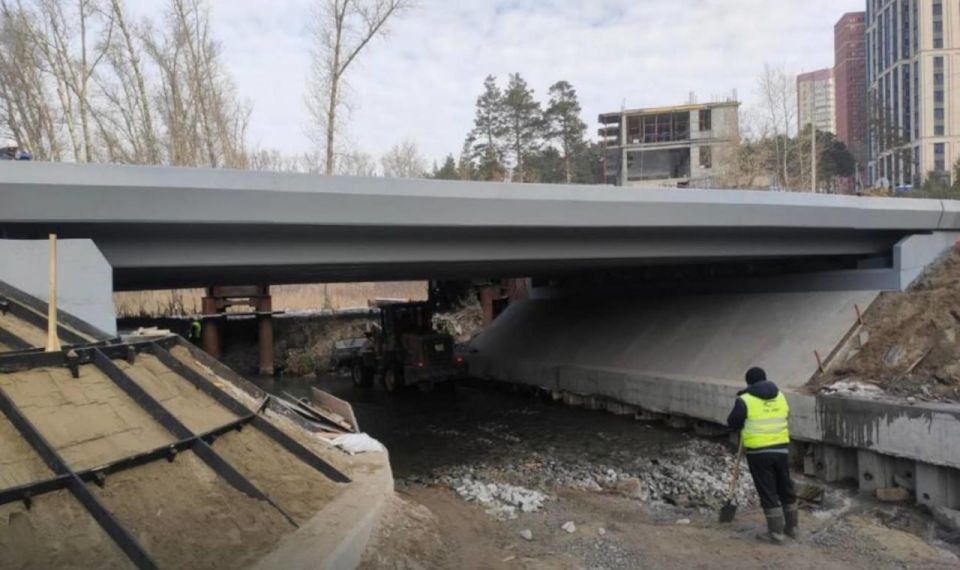 Завершается капремонт моста на улице Сухарной
