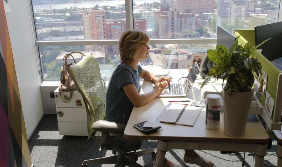 Почему новосибирские компании не переходят на 4-дневку: опрос