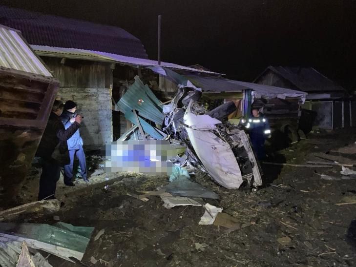 Мужчина и женщина погибли в аварии с полуприцепом в Черепаново