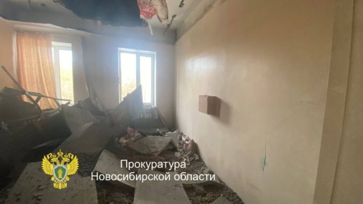 Часть крыши и потолка обрушилась в детской больнице в Новосибирске, сообщает прокуратура по региону