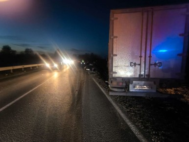 В Новосибирском районе произошло столкновение грузовика с легковым автомобилем