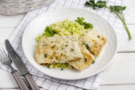 Филе трески с кускусом и кабачками: простота и изящество на столе