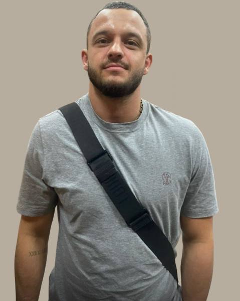 В Новосибирске сотрудники полиции задержали гражданина, подозреваемого в хулиганстве В Новосибирске сотрудники полиции задержали гражданина, подозреваемого в хулиганстве