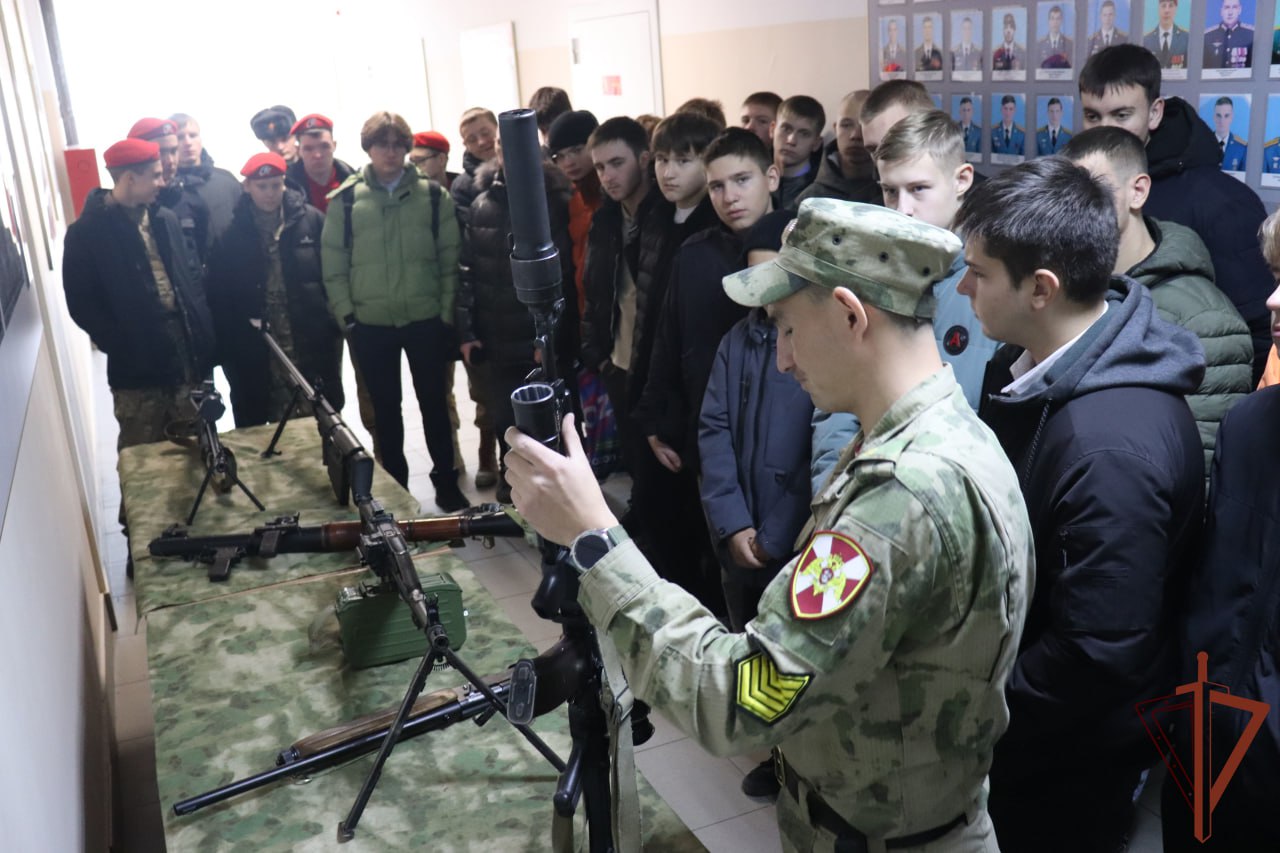Новосибирский военный институт Росгвардии провел день открытых дверей Новосибирский военный институт Росгвардии провел день открытых дверей