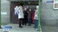 Квартира преткновения. В одной из многоэтажек Новосибирска разворачивается драма — пожилая жительница уже третий год не убирается в квартире, превратив её в приют для двух десятков кошек и склад уличного мусора