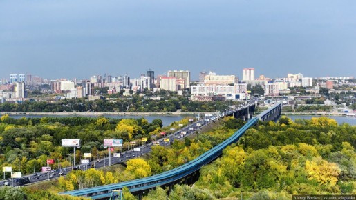 В ходе мониторинга социальных сетей и СМИ сотрудниками полиции была выявлена публикация о том, что около одного из учебных учреждений на территории Советского района неизвестные заманивают конфетами детей в автомобиль