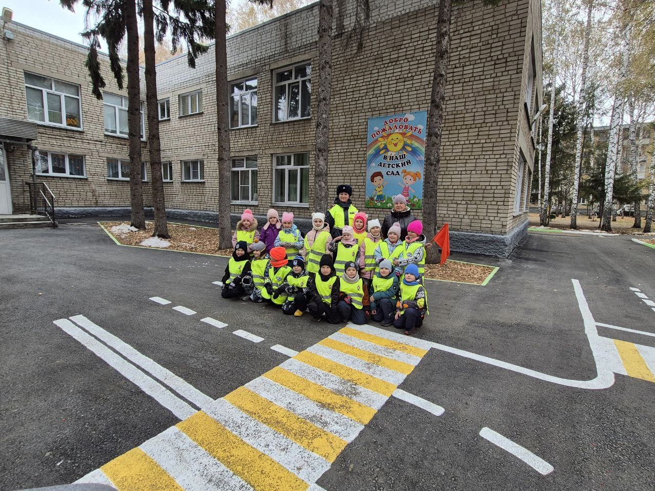 Госавтоинспекция города Новосибирска провели акцию "Безопасный маршрут" Госавтоинспекция города Новосибирска провели акцию "Безопасный маршрут"