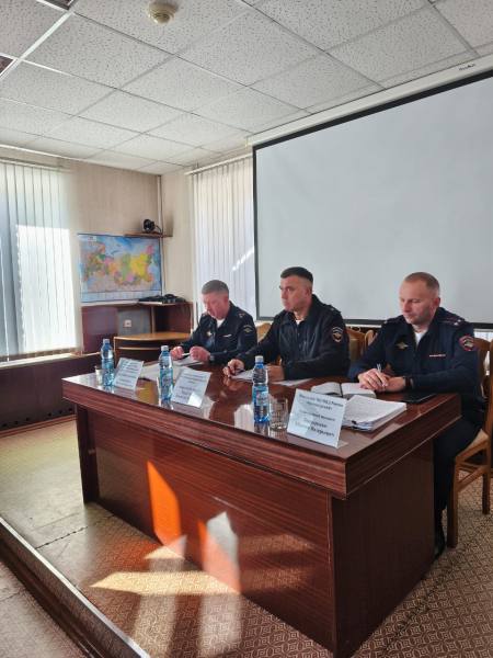 Заместитель начальника ГУ МВД России по Новосибирской области генерал-майор полиции Владимир Борисенков посетил Доволенский район Заместитель начальника ГУ МВД России по Новосибирской области генерал-майор полиции Владимир Борисенков посетил Доволенский район