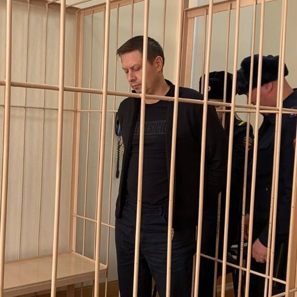 Сотрудницу мэрии отправили в СИЗО вслед за сотрудником ГК "Расцветай" по делу о махинациях с квартирами сирот Сотрудницу мэрии отправили в СИЗО вслед за сотрудником ГК "Расцветай" по делу о махинациях с квартирами сирот