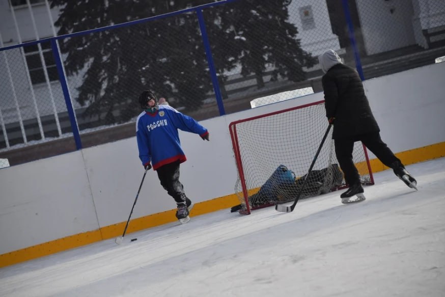 Травников назвал Новосибирск «столицей любительского хоккея»