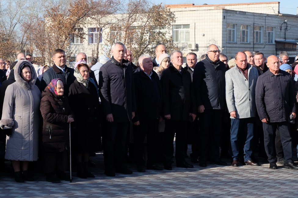 Председатель Законодательного Собрания Новосибирской области Андрей Шимкив и депутаты регионального парламента приняли участие в открытии часовни в селе Верх-Ирмень Председатель Законодательного Собрания Новосибирской области Андрей Шимкив и депутаты регионального парламента приняли участие в открытии часовни в селе Верх-Ирмень