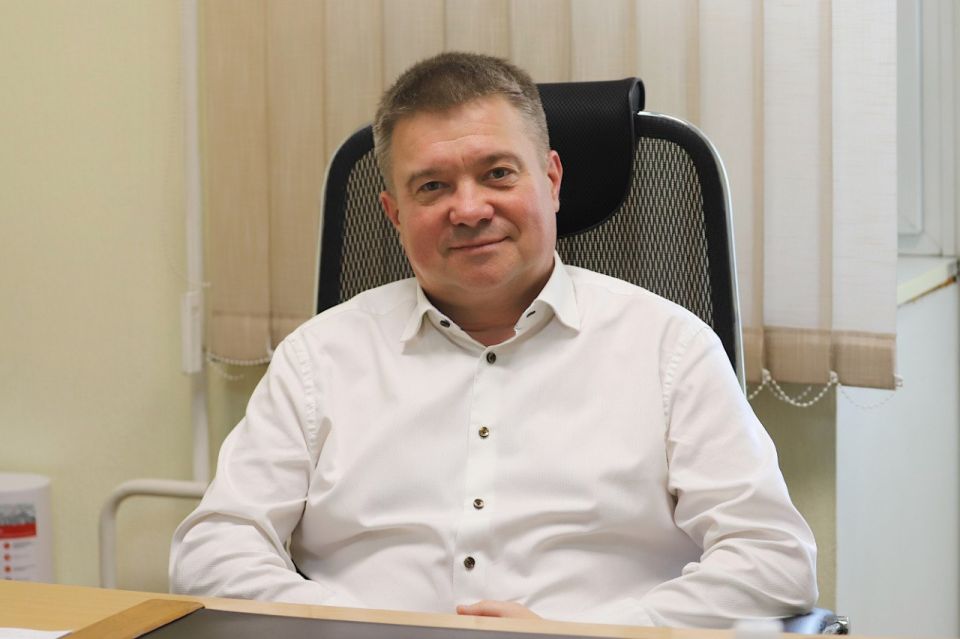 Поддержание функционирования и сохранение инфраструктуры поселений в сегодняшней экономической ситуации становится приоритетным вопросом, считает депутат Законодательного Собрания Новосибирской области Денис Юминов