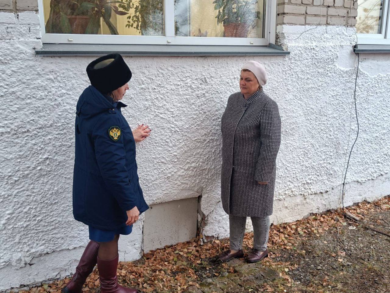 Прокуратура требует провести обследование здания школы и устранить выявленные недостатки