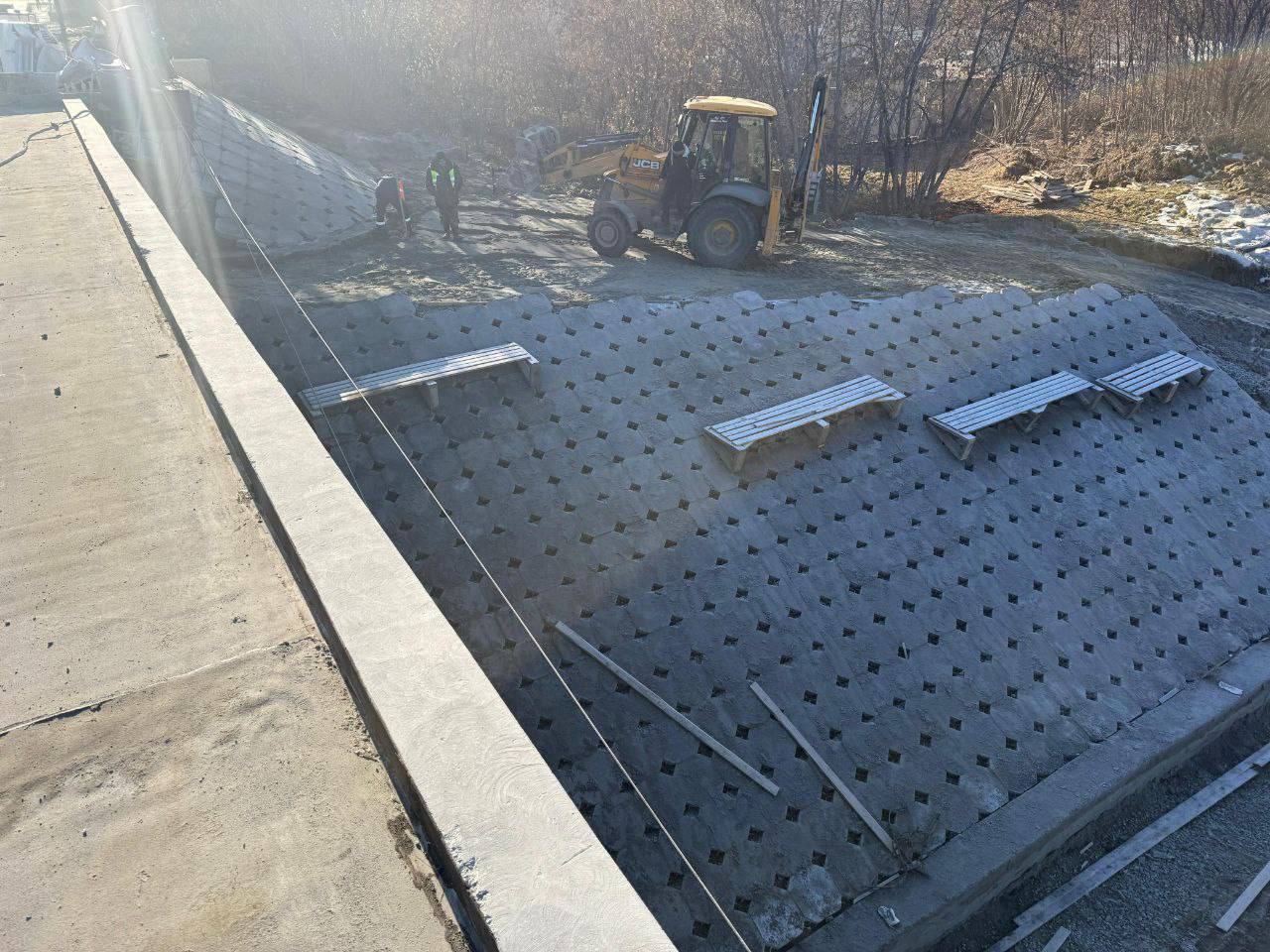 Максим Кудрявцев: На мосту через реку Иню на Бердском шоссе полностью закончены работы по устройству проезжей части и тротуаров