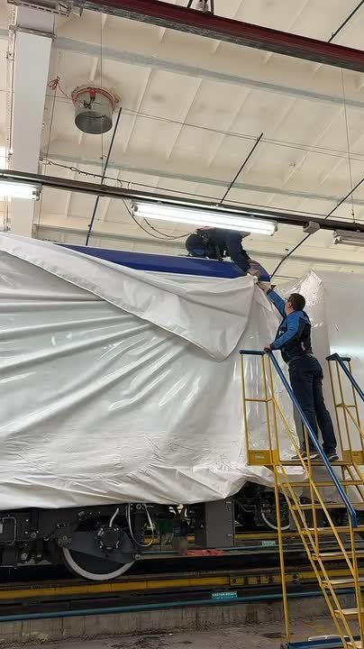 В Новосибирск прибыли ещё два новых электропоезда «Ермак»