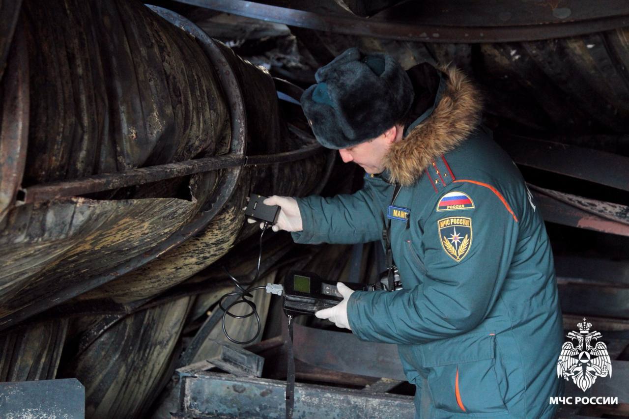 Расследование пожаров. Что привело к пожару, где располагался очаг возгорания и исследование вещдоков с места происшествия – это то, чем занимаются эксперты Испытательной пожарной лаборатории Новосибирской области Расследование пожаров. Что привело к пожару, где располагался очаг возгорания и исследование вещдоков с места происшествия – это то, чем занимаются эксперты Испытательной пожарной лаборатории Новосибирской области
