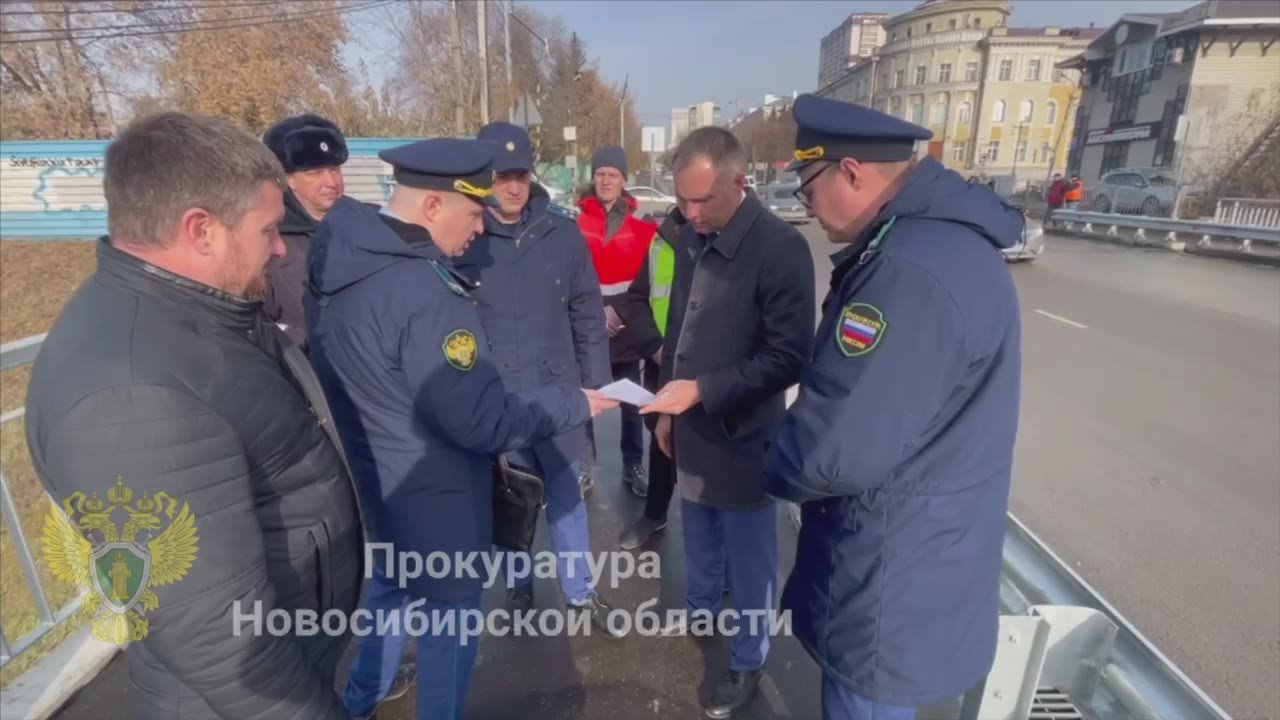 Заместитель прокурора Новосибирской области Александр Рудь оценил ход выполнения мероприятий национального проекта «Инфраструктура для жизни» и провел в прокуратуре октябрьского района прием граждан