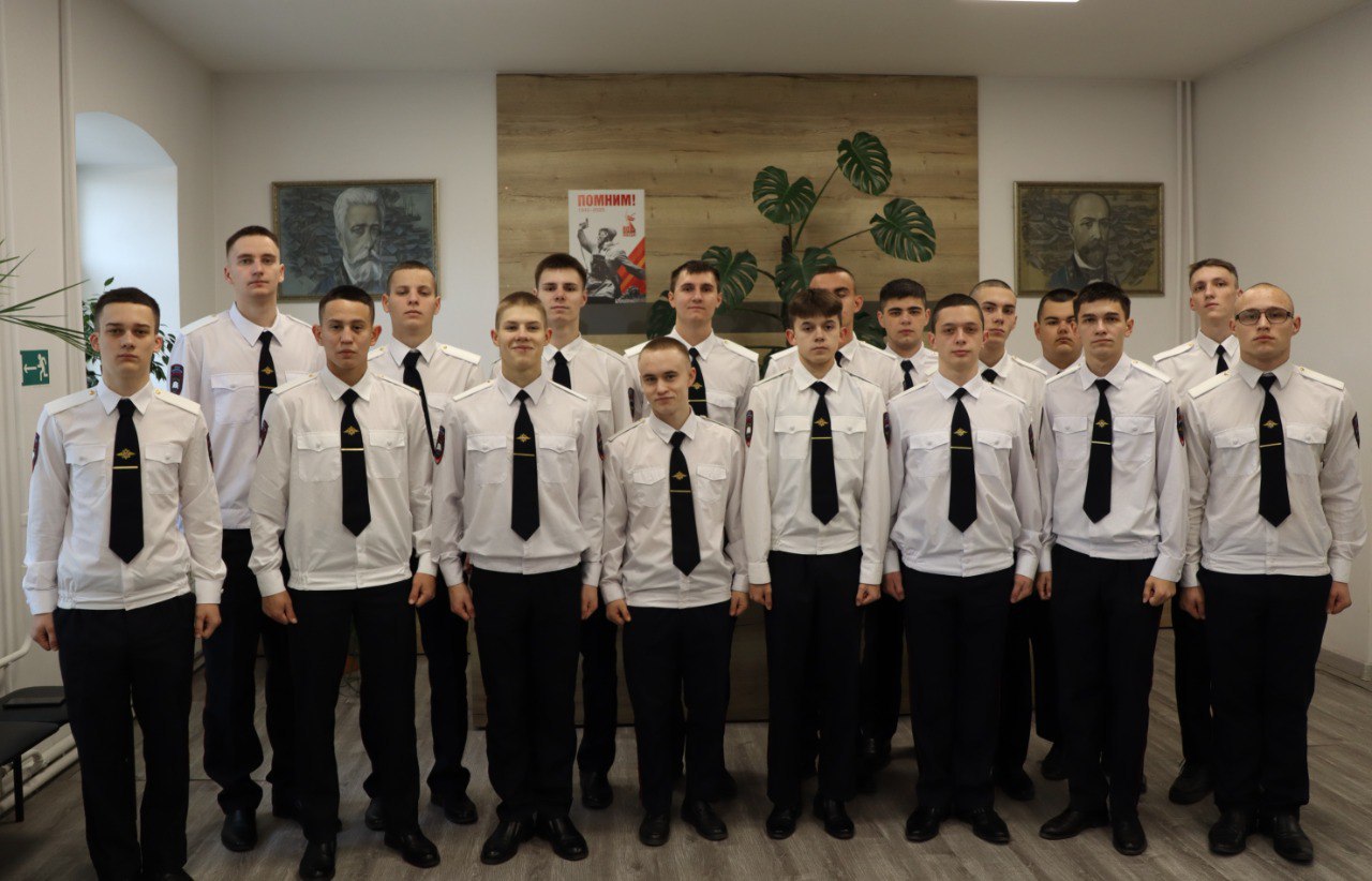 Главным управлением МВД России по Новосибирской области для студентов Новосибирского кооперативного техникума им. А.Н. Косыгина Новосибирского оболпотребсоюза организована экскурсия Главным управлением МВД России по Новосибирской области для студентов Новосибирского кооперативного техникума им. А.Н. Косыгина Новосибирского оболпотребсоюза организована экскурсия