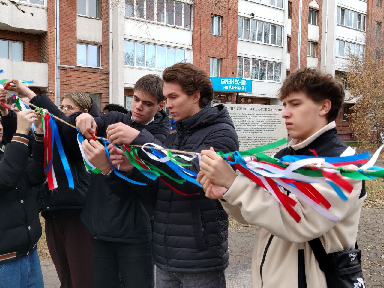 Сегодня, 31 октября, в Республике Хакасия стартовал Слёт старшеклассников «Мы – будущие избиратели!» Сегодня, 31 октября, в Республике Хакасия стартовал Слёт старшеклассников «Мы – будущие избиратели!»