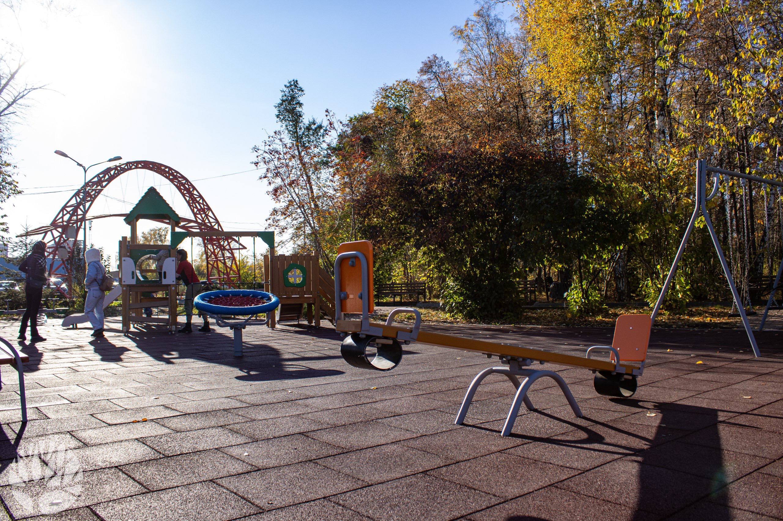 Максим Кудрявцев: Летом и осенью в «Бугринской роще» провели работы по благоустройству — парк заметно обновился Максим Кудрявцев: Летом и осенью в «Бугринской роще» провели работы по благоустройству — парк заметно обновился