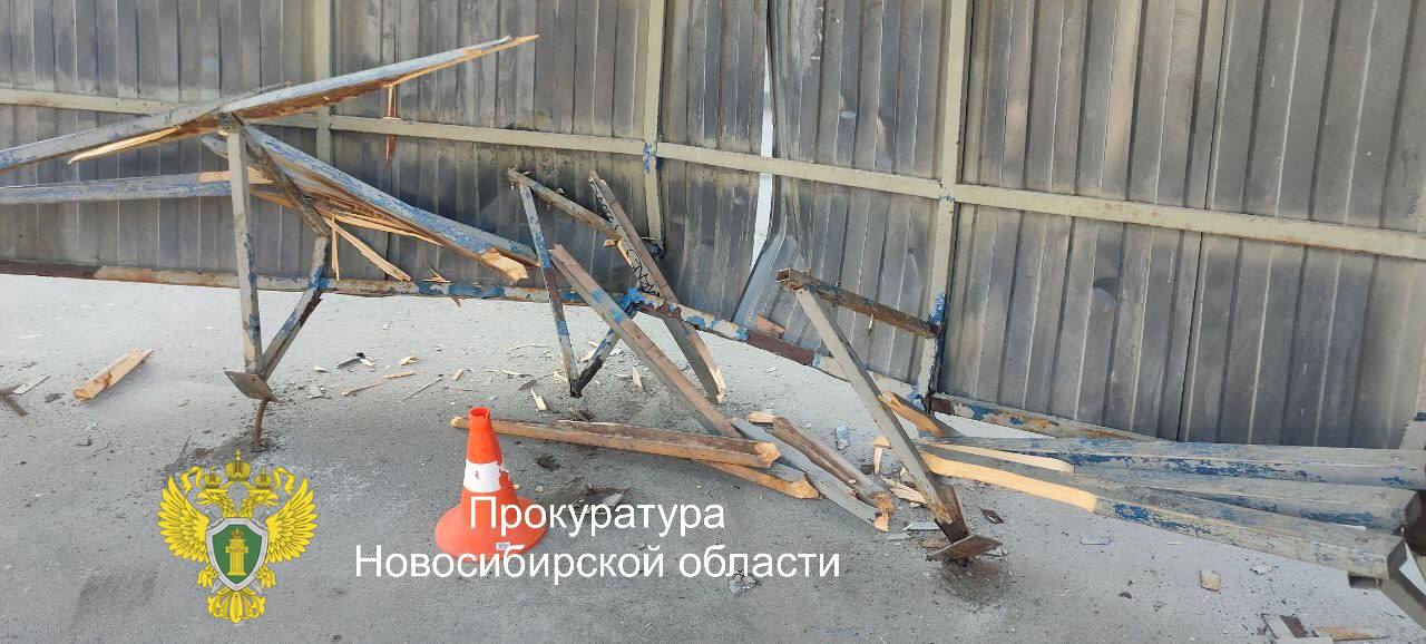 Прокуратурой с выездом на место происшествия организована проверка информации о ДТП, произошедшем на улице Владимировская, в котором пострадало 4 человека, в том числе двое несовершеннолетних Прокуратурой с выездом на место происшествия организована проверка информации о ДТП, произошедшем на улице Владимировская, в котором пострадало 4 человека, в том числе двое несовершеннолетних