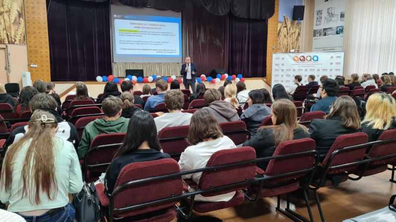 В Новосибирске полицейские совместно с членом Общественного совета провели профилактическое мероприятие В Новосибирске полицейские совместно с членом Общественного совета провели профилактическое мероприятие