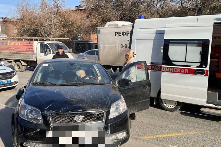 В Новосибирске пенсионерка отправила в больницу 5 человек