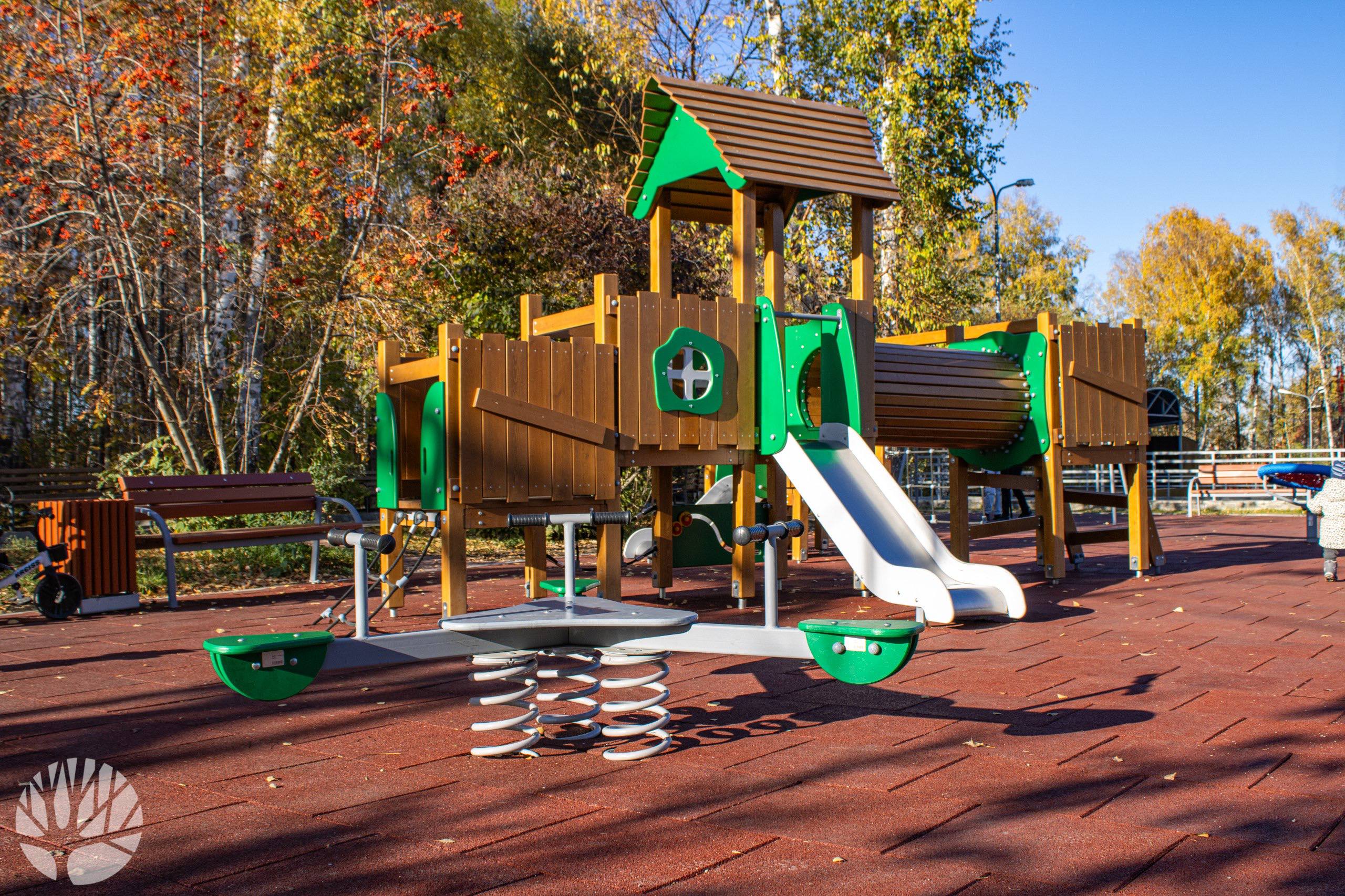 Максим Кудрявцев: Летом и осенью в «Бугринской роще» провели работы по благоустройству — парк заметно обновился