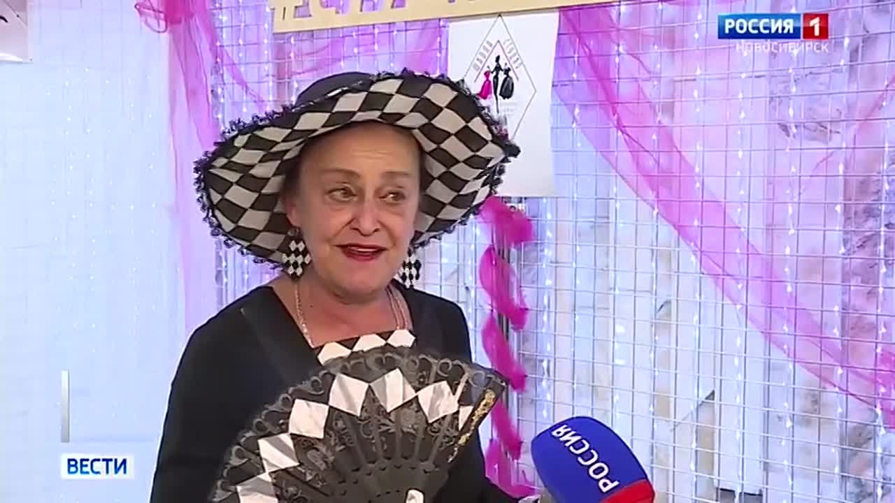 Необычный модный показ. Почтенные дамы в возрасте от 50 до 86 лет провели показ мод в Новосибирске