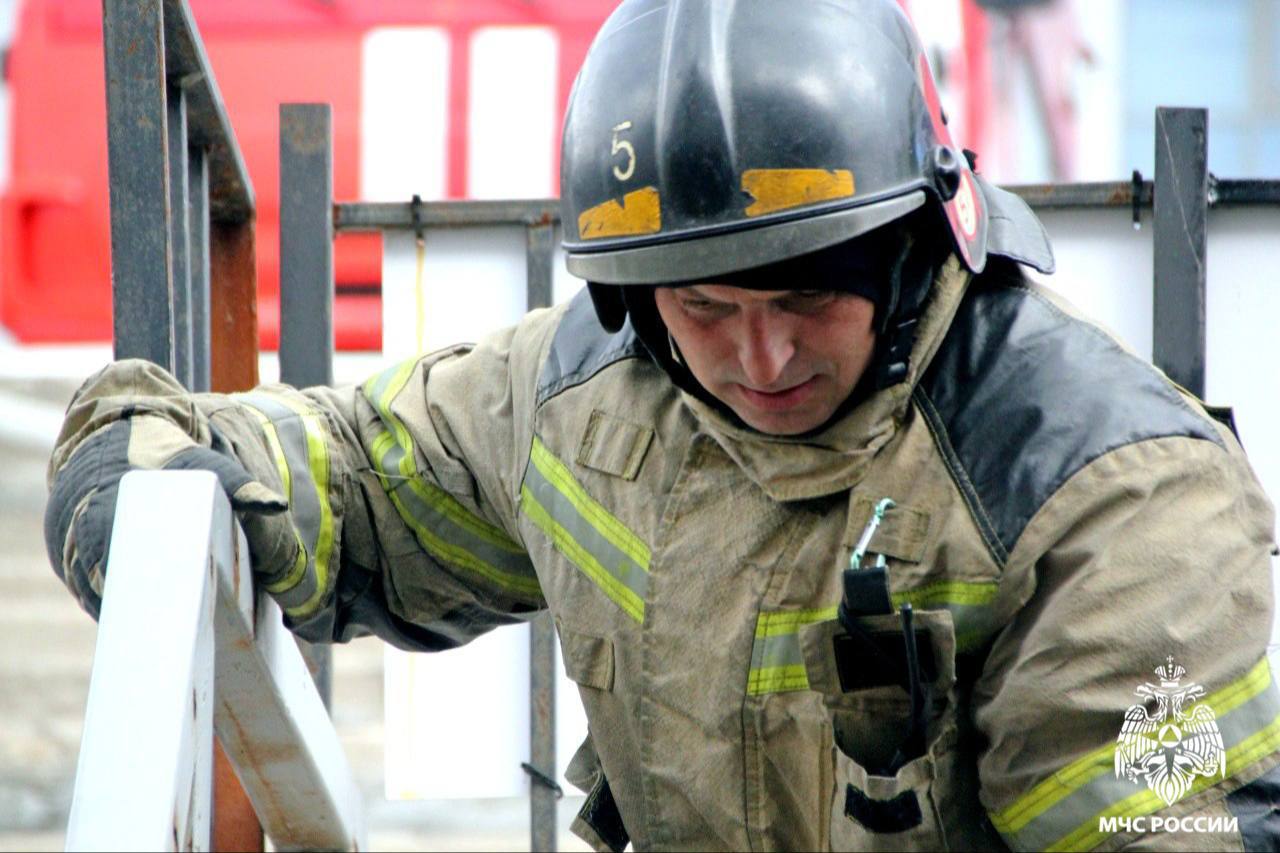 Пожарные МЧС России спасли 9 человек