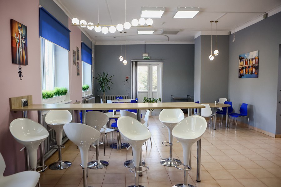 Историческая школа с Городовичком: репортаж из уникального здания на Инской Историческая школа с Городовичком: репортаж из уникального здания на Инской