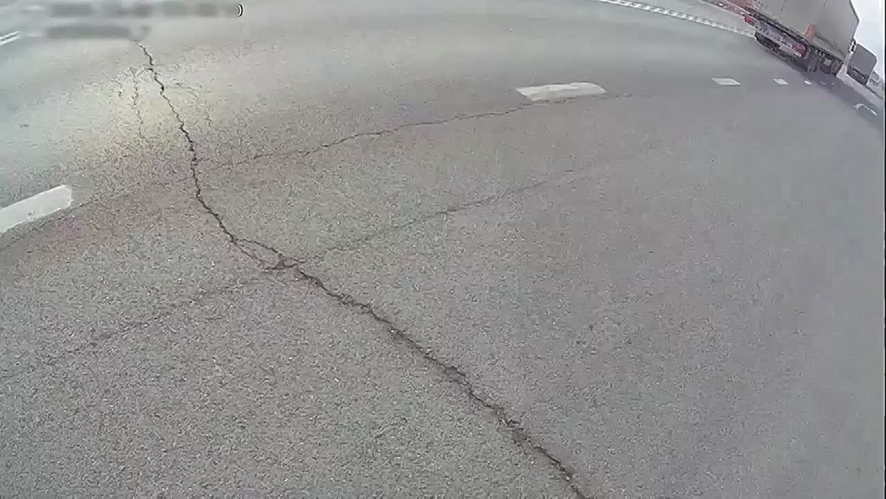 Автоинспекторы Омской области оперативно доставили женщину с серьёзной травмой в больницу