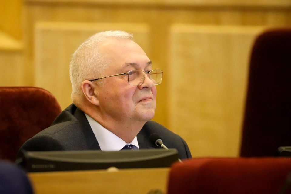 Первый свой созыв в составе депутатского корпуса Законодательного Собрания Новосибирской области работает доктор философских наук Владимир Ворожцов