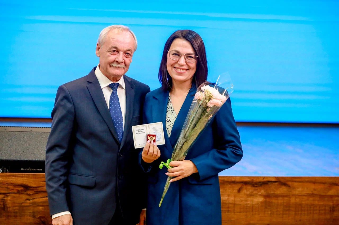 128 педагогов Новосибирска получили ведомственные награды 128 педагогов Новосибирска получили ведомственные награды