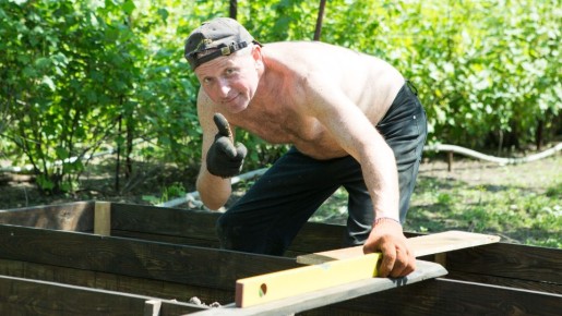 Сможете работать с землей даже без перчаток: этот фокус защитит руки от грязи