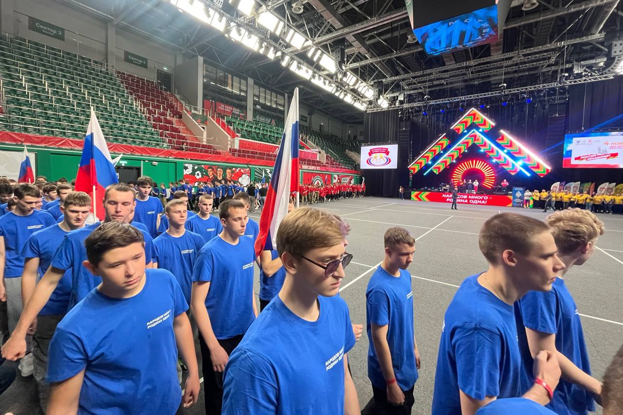 Новосибирская область вместе со всей Россией отмечает День народного единства Новосибирская область вместе со всей Россией отмечает День народного единства