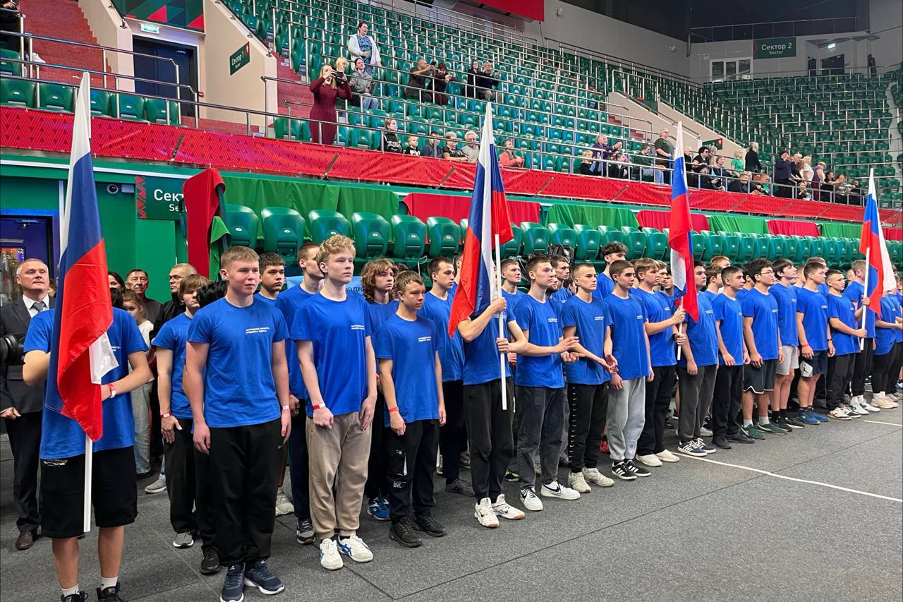 Новосибирская область вместе со всей Россией отмечает День народного единства Новосибирская область вместе со всей Россией отмечает День народного единства