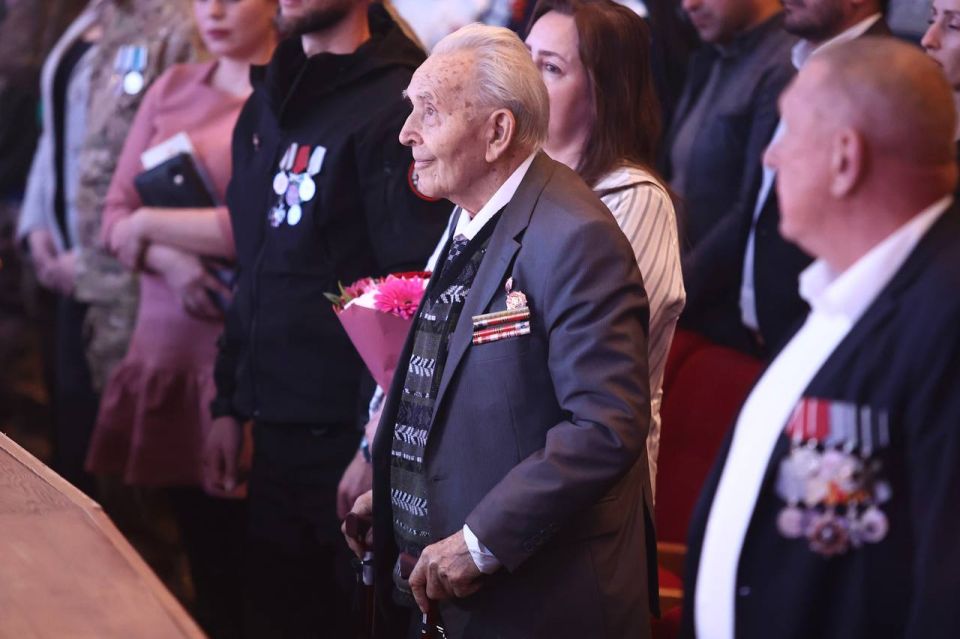 Максим Кудрявцев: В День народного единства в ДКЖ прошёл XXIII Городской фестиваль национальных культур «Новосибирск – город дружбы», посвящённый также 80-летию Победы в Великой Отечественной войне Максим Кудрявцев: В День народного единства в ДКЖ прошёл XXIII Городской фестиваль национальных культур «Новосибирск – город дружбы», посвящённый также 80-летию Победы в Великой Отечественной войне