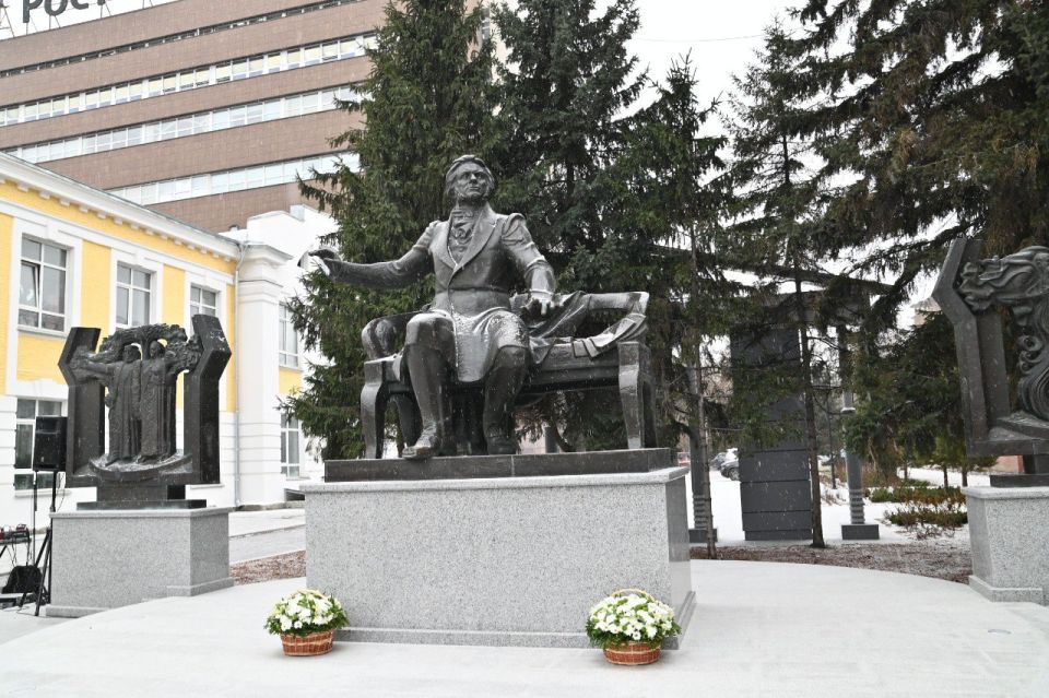 Тандем культуры и истории: новое общественное пространство открылось около Новосибирской консерватории