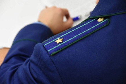 По постановлениям прокурора работодатели оштрафованы за несвоевременное направление сведений о приеме на работу бывших государственных служащих