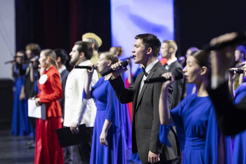 Член Общественного совета при ГУ МВД России по Новосибирской области приняла участие в праздновании Дня народного единства