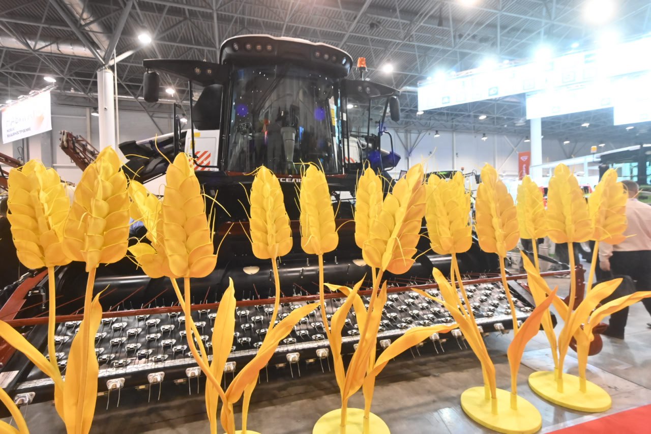 Губернатор Андрей Травников приветствовал участников VIII Агропродовольственного форума «Сибирь – житница России» Губернатор Андрей Травников приветствовал участников VIII Агропродовольственного форума «Сибирь – житница России»