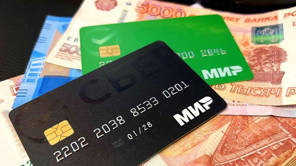 Подросткам ограничат доступ к банковским картам: новое правило для защиты от мошенничества