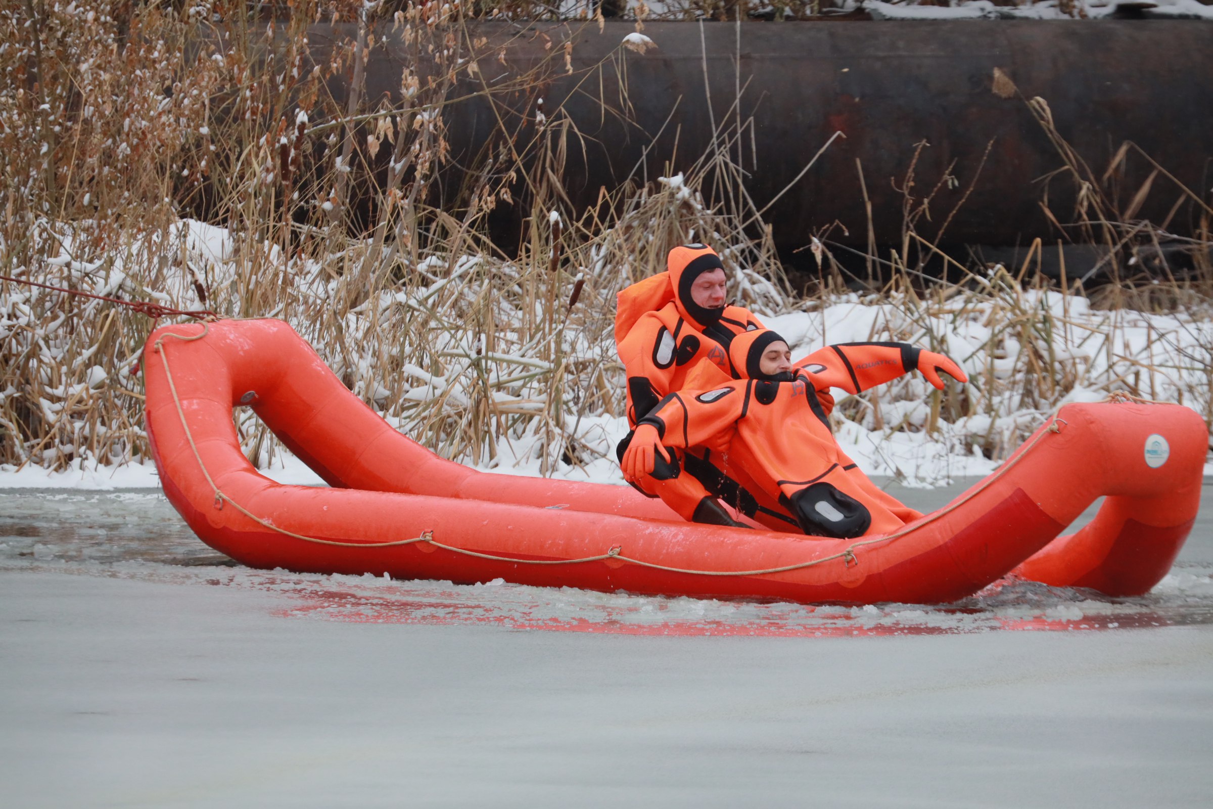 Время идёт на секунды: МАСС отработала навыки спасения людей на воде Время идёт на секунды: МАСС отработала навыки спасения людей на воде